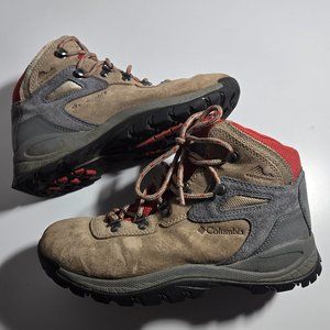 Columbia Tan and Red Lace Up Boots